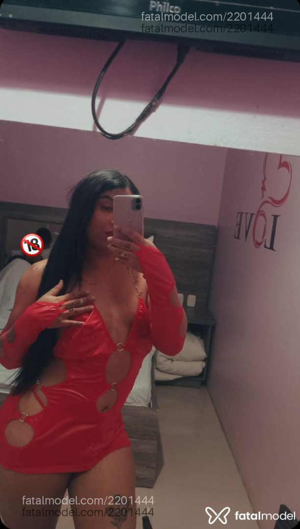 Acompanhante mulher trans morena (o) de olhos pretos - Bruninha