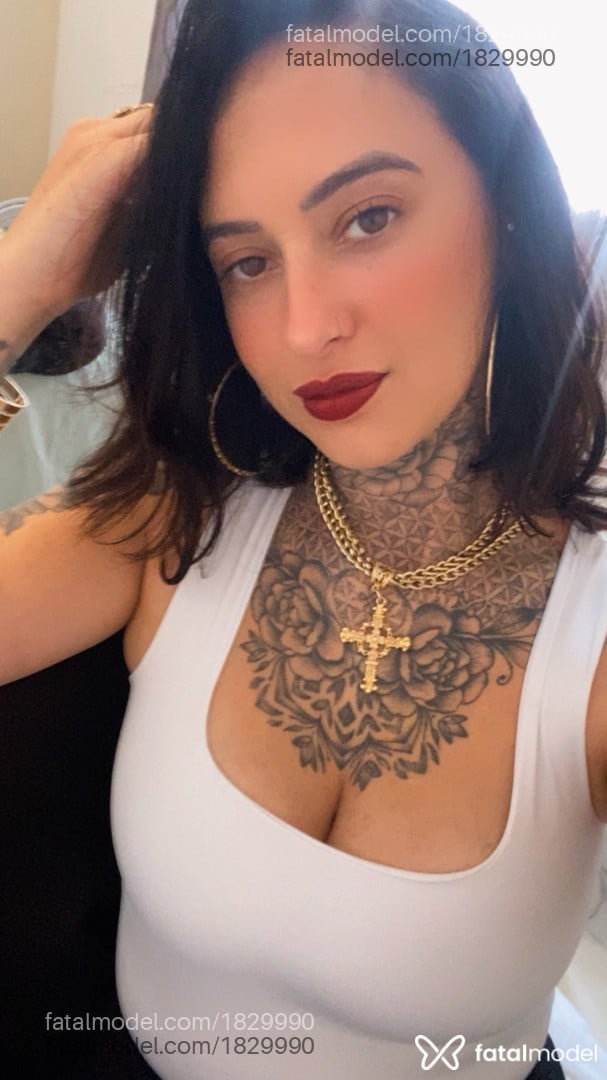 Acompanhante mulher com cabelo castanho de olhos mel - Renata