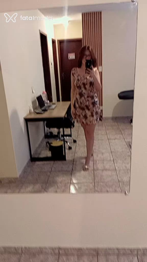 Acompanhante mulher com cabelo castanho de olhos castanhos - Luíza Graciela