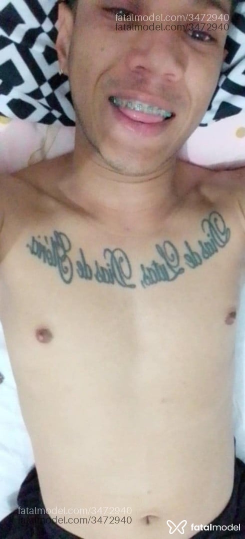 Acompanhante homem com cabelo castanho de olhos mel - Erick Acompanhante homem com cabelo castanho de olhos mel - Erick