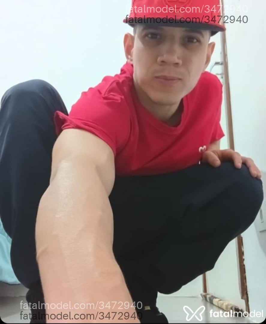 Acompanhante homem com cabelo castanho de olhos mel - Erick Acompanhante homem com cabelo castanho de olhos mel - Erick