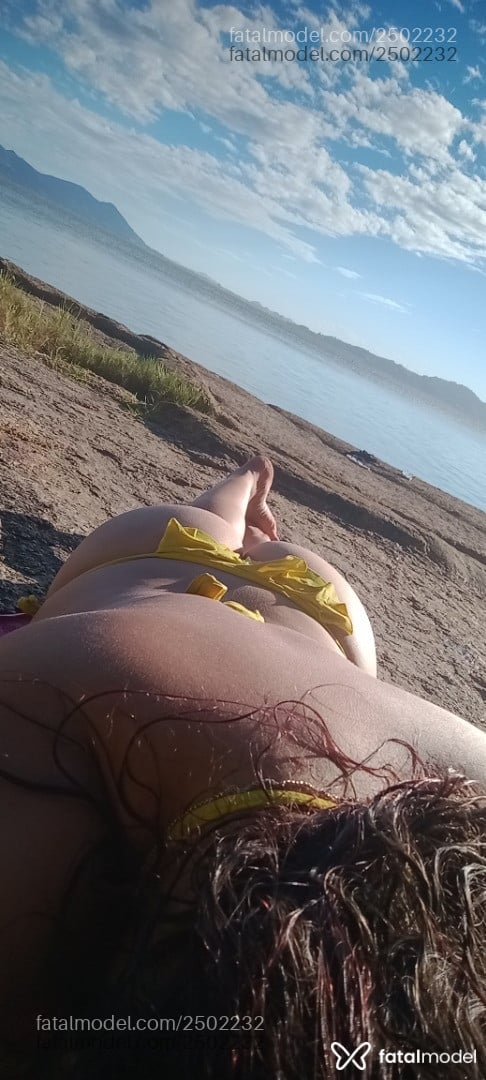 Acompanhante mulher com cabelo castanho de olhos castanhos - Renata Garcia