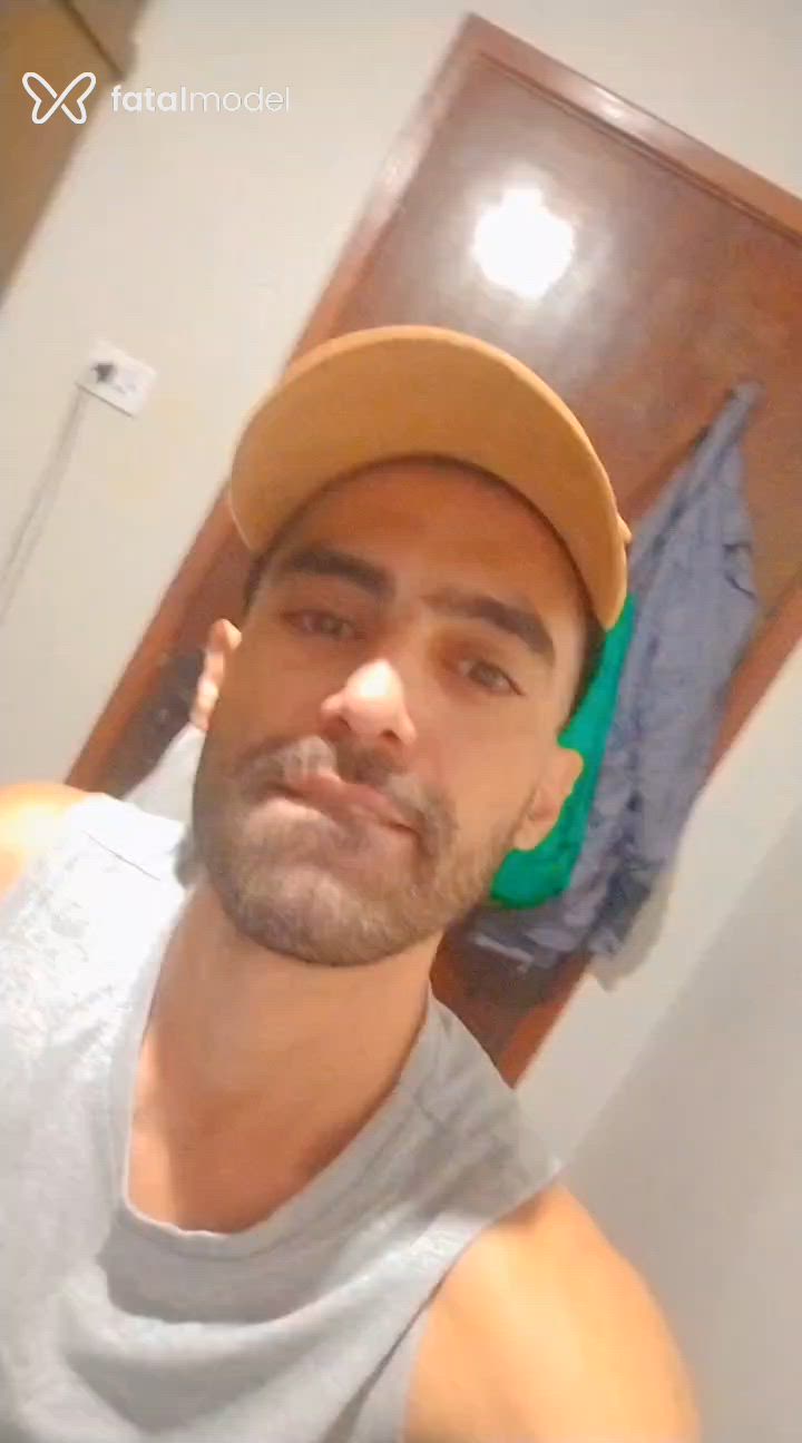 Acompanhante homem morena (o) de olhos castanhos - Coutinho Acompanhante homem morena (o) de olhos castanhos - Coutinho