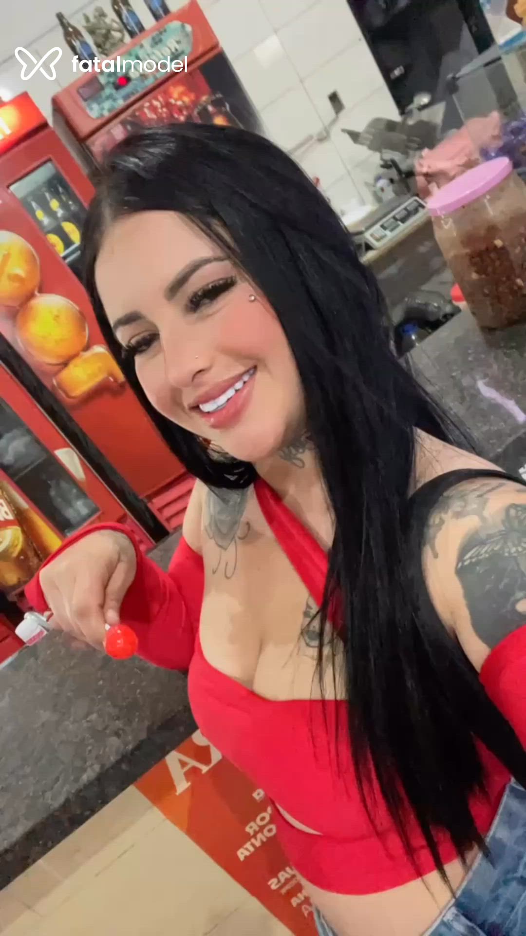 Acompanhante mulher morena (o) de olhos verdes - Larissa Acompanhante mulher morena (o) de olhos verdes - Larissa
