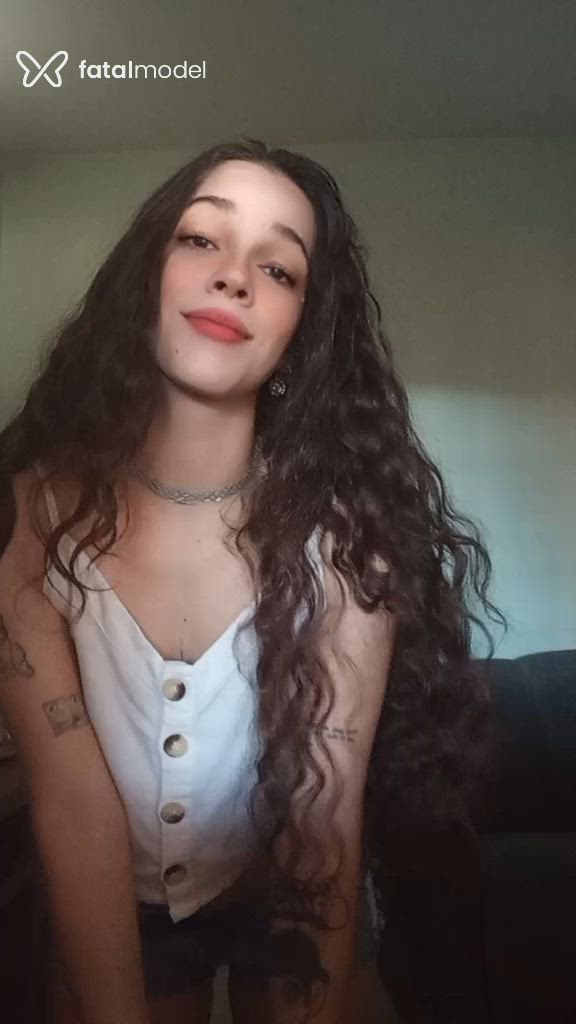 Acompanhante mulher com cabelo castanho de olhos castanhos - Angel Acompanhante mulher com cabelo castanho de olhos castanhos - Angel
