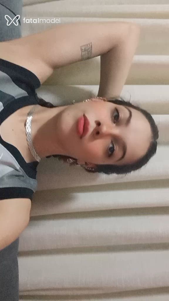 Acompanhante mulher com cabelo castanho de olhos castanhos - Angel Acompanhante mulher com cabelo castanho de olhos castanhos - Angel