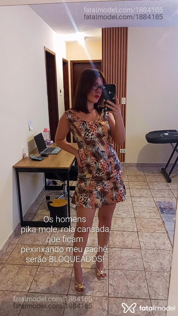 Acompanhante mulher com cabelo castanho de olhos castanhos - Luíza Graciela
