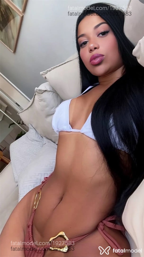 Acompanhante mulher morena (o) de olhos castanhos - Beatriz