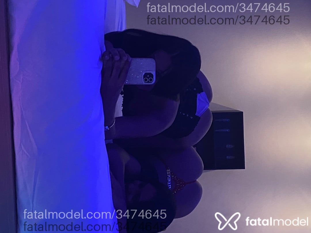 Acompanhante mulher morena (o) de olhos castanhos - Eyschila Acompanhante mulher morena (o) de olhos castanhos - Eyschila