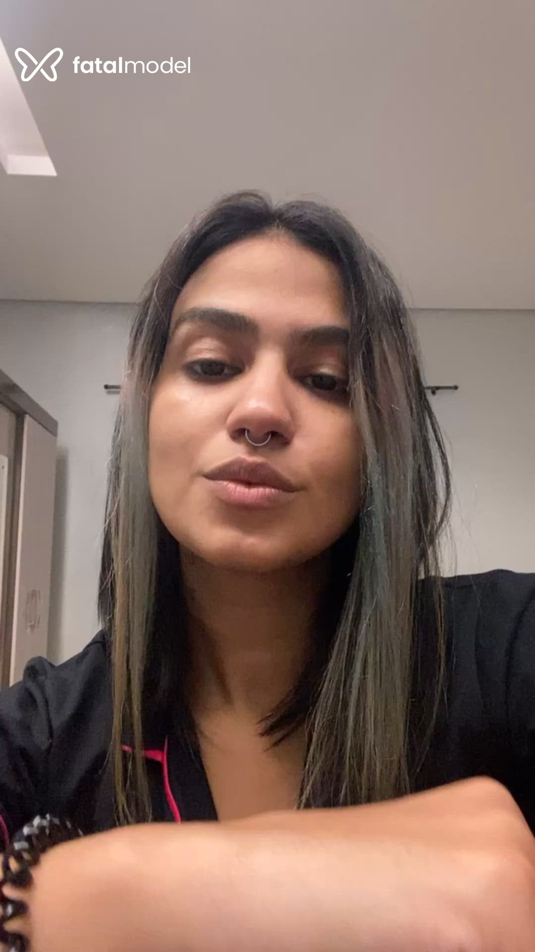 Acompanhante mulher morena (o) de olhos pretos - Lara Luiza
