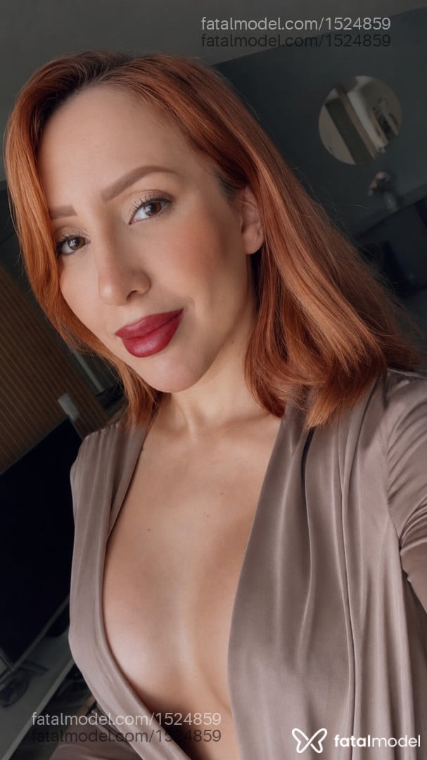 Acompanhante mulher ruiva (o) de olhos mel - Daniele Rodriguez