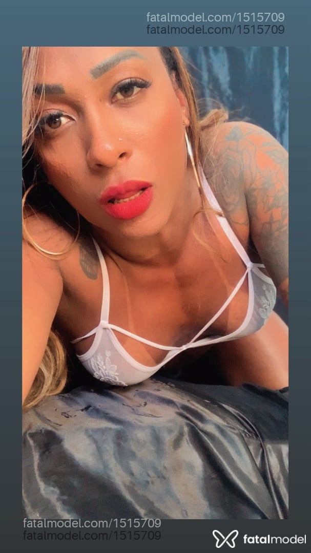 Acompanhante mulher trans morena (o) de olhos castanhos - Andy pivan