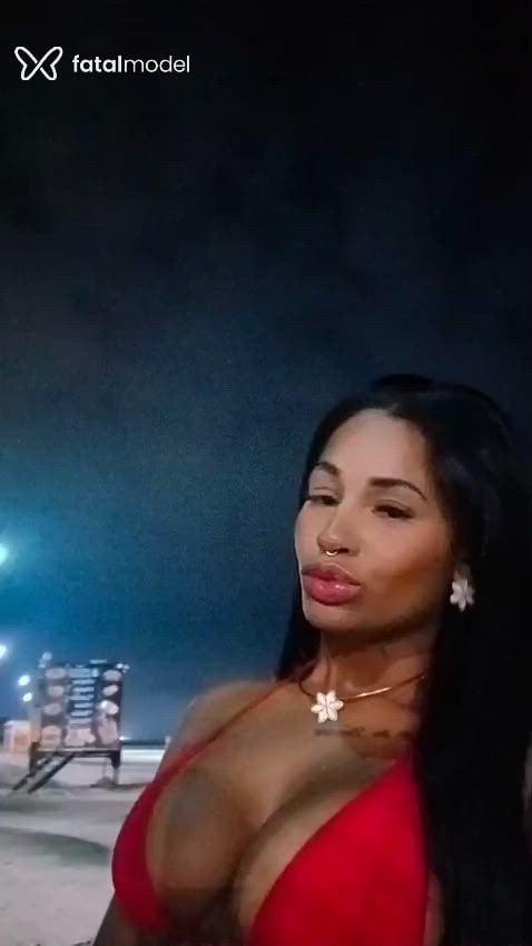 Acompanhante mulher morena (o) de olhos pretos - Gaby Bela