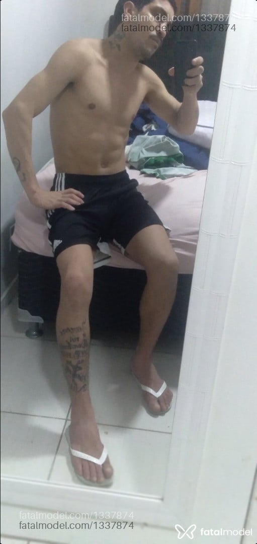 Acompanhante homem com cabelo castanho de olhos castanhos - Legado Kings