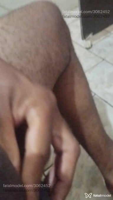 Acompanhante homem com cabelo castanho de olhos pretos - Mohamed Acompanhante homem com cabelo castanho de olhos pretos - Mohamed