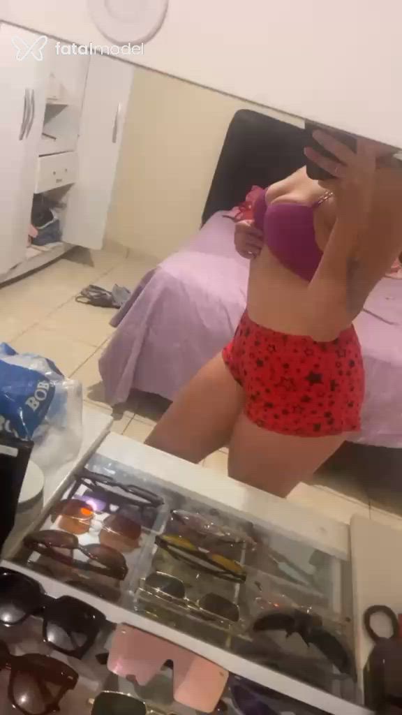 Acompanhante mulher morena (o) de olhos mel - Eduarda Lima Acompanhante mulher morena (o) de olhos mel - Eduarda Lima
