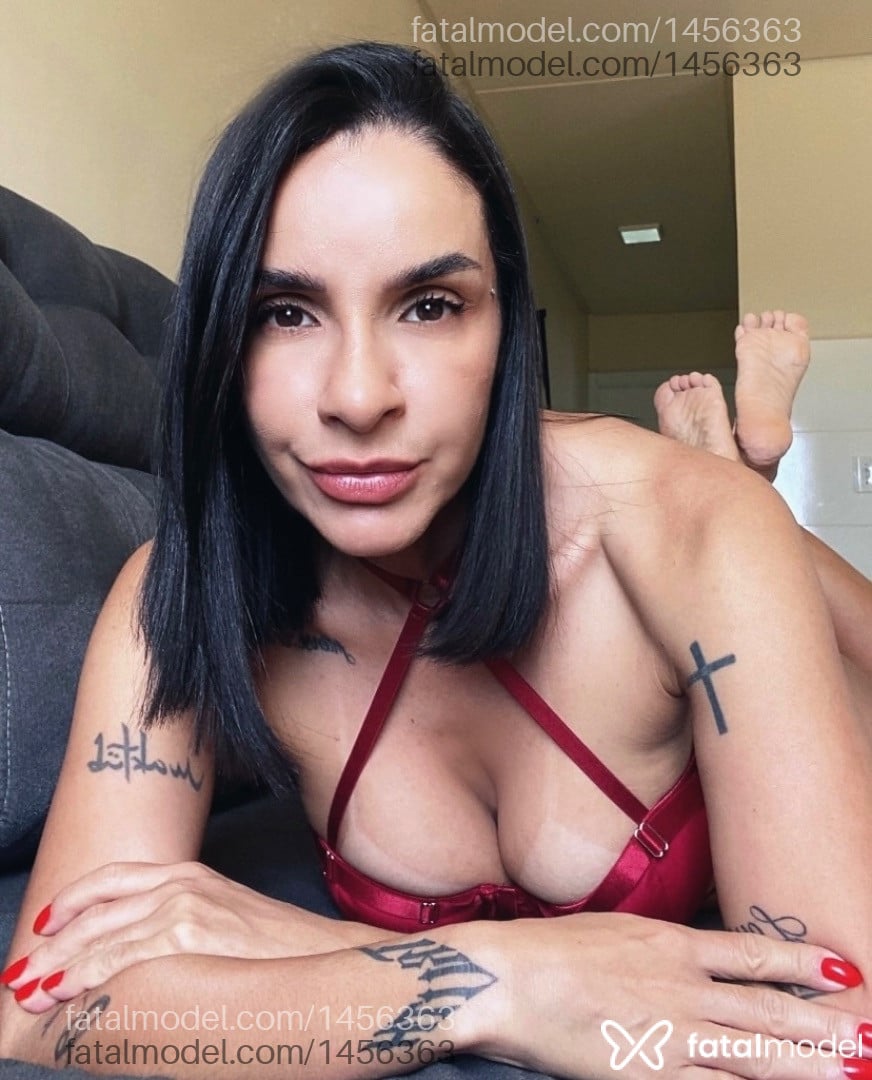 Acompanhante mulher morena (o) de olhos castanhos - Catherine