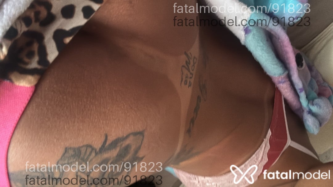 Acompanhante mulher trans loira (o) de olhos mel - Nikita
