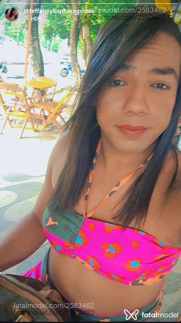 Acompanhante mulher trans morena (o) de olhos castanhos - Theffy