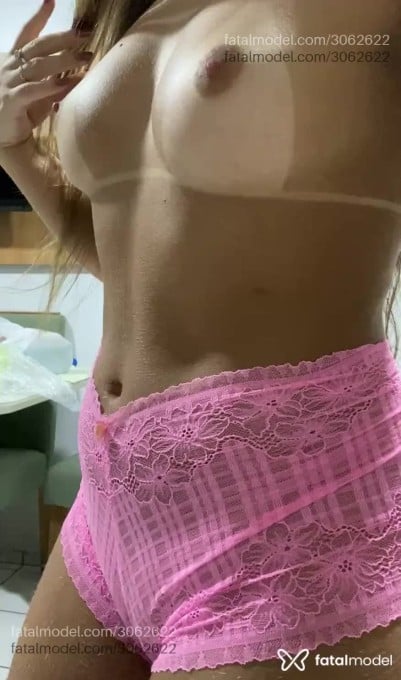 Acompanhante mulher com cabelo castanho de olhos castanhos em Balneário Camboriú - ísis