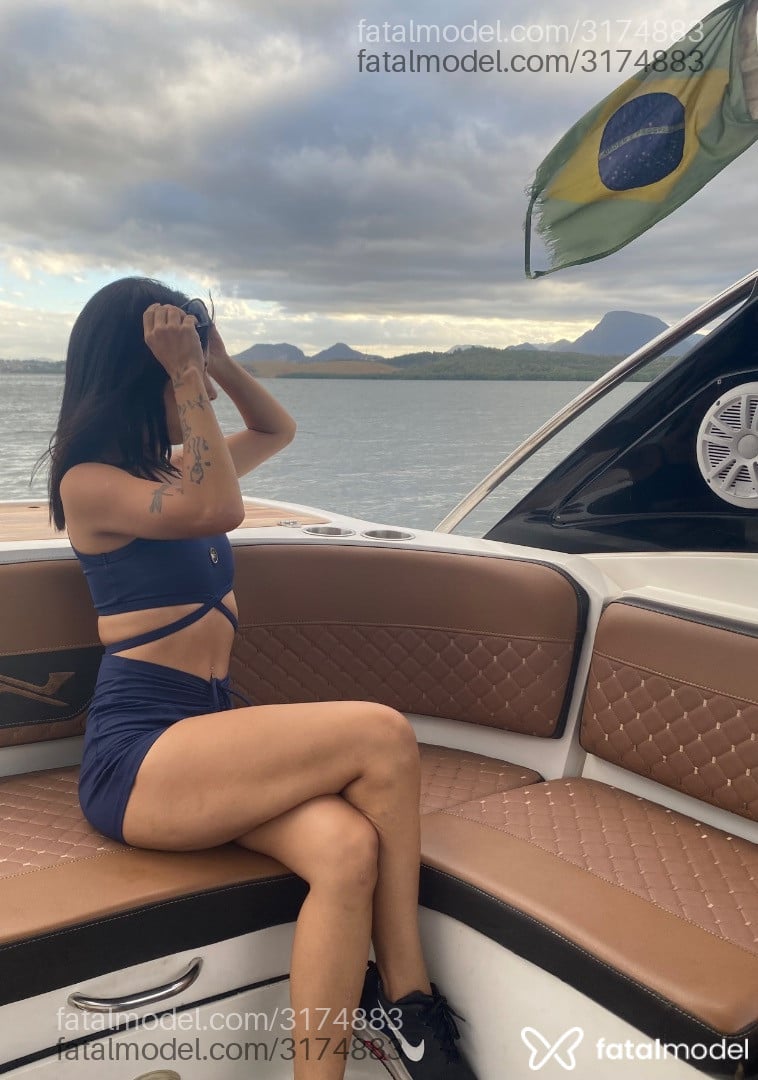 Acompanhante mulher morena (o) de olhos castanhos - Cris Lins
