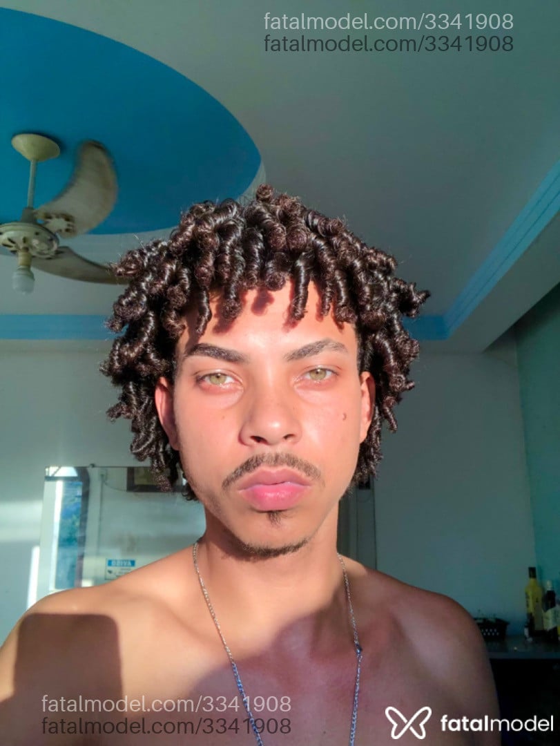 Acompanhante homem com cabelo castanho de olhos verdes - Ocafeta