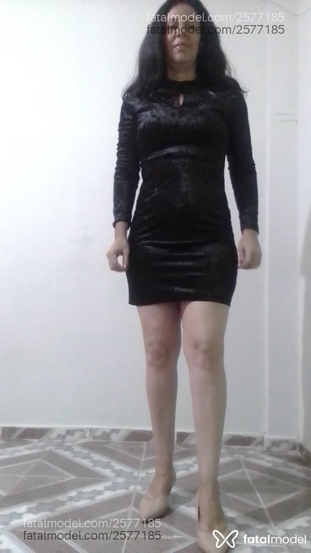 Acompanhante mulher com cabelo castanho de olhos castanhos - Lívia Rosê