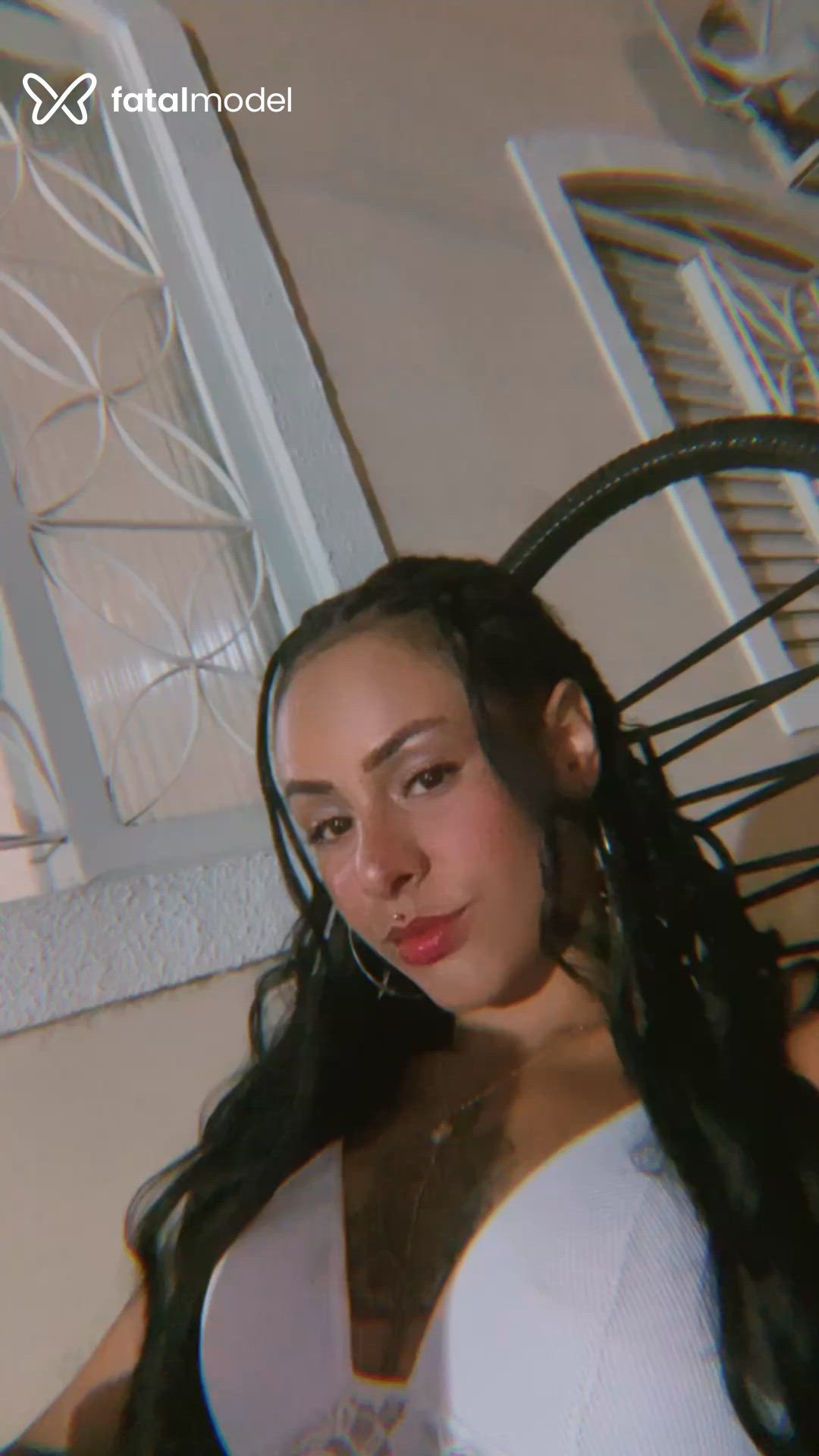 Acompanhante mulher morena (o) de olhos castanhos - Lorraine Acompanhante mulher morena (o) de olhos castanhos - Lorraine
