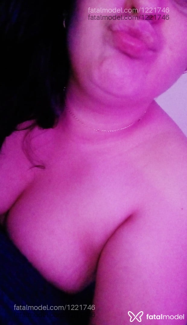 Acompanhante mulher morena (o) de olhos castanhos - Luiza Ferraz