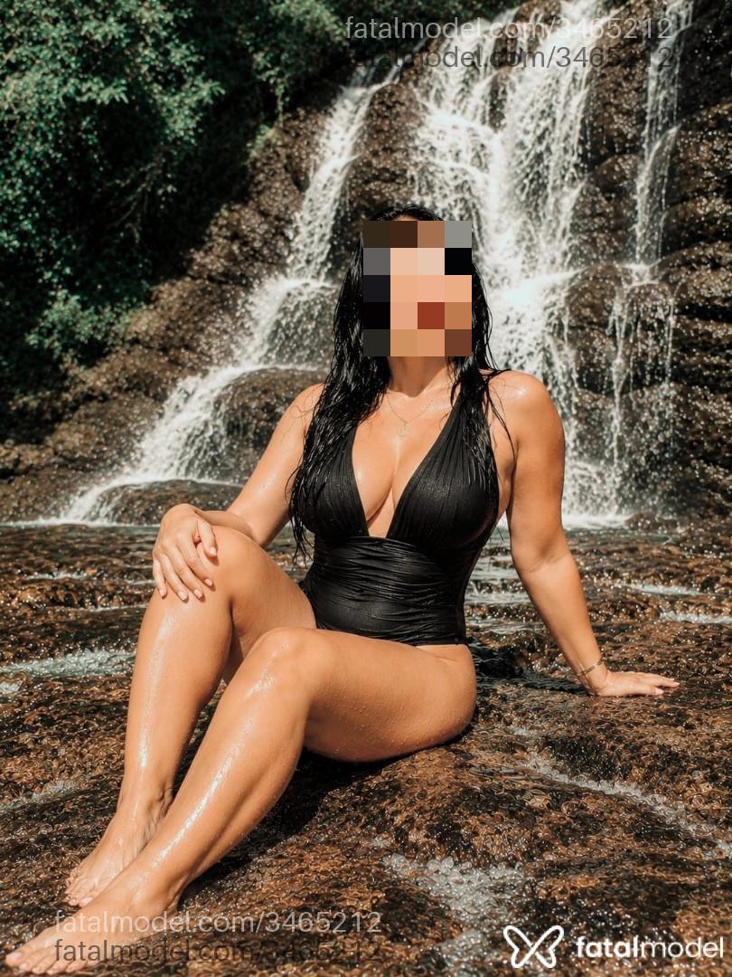 Acompanhante mulher com cabelo castanho de olhos castanhos - Mayah Mattarazzo