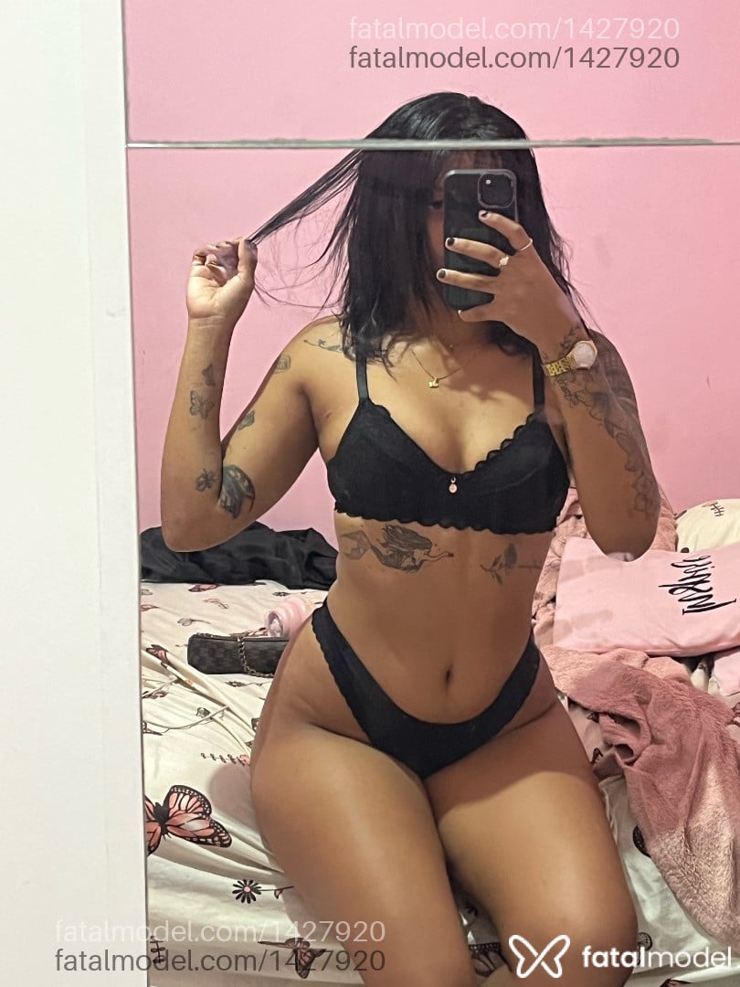Acompanhante mulher morena (o) de olhos castanhos - Francyne Acompanhante mulher morena (o) de olhos castanhos - Francyne