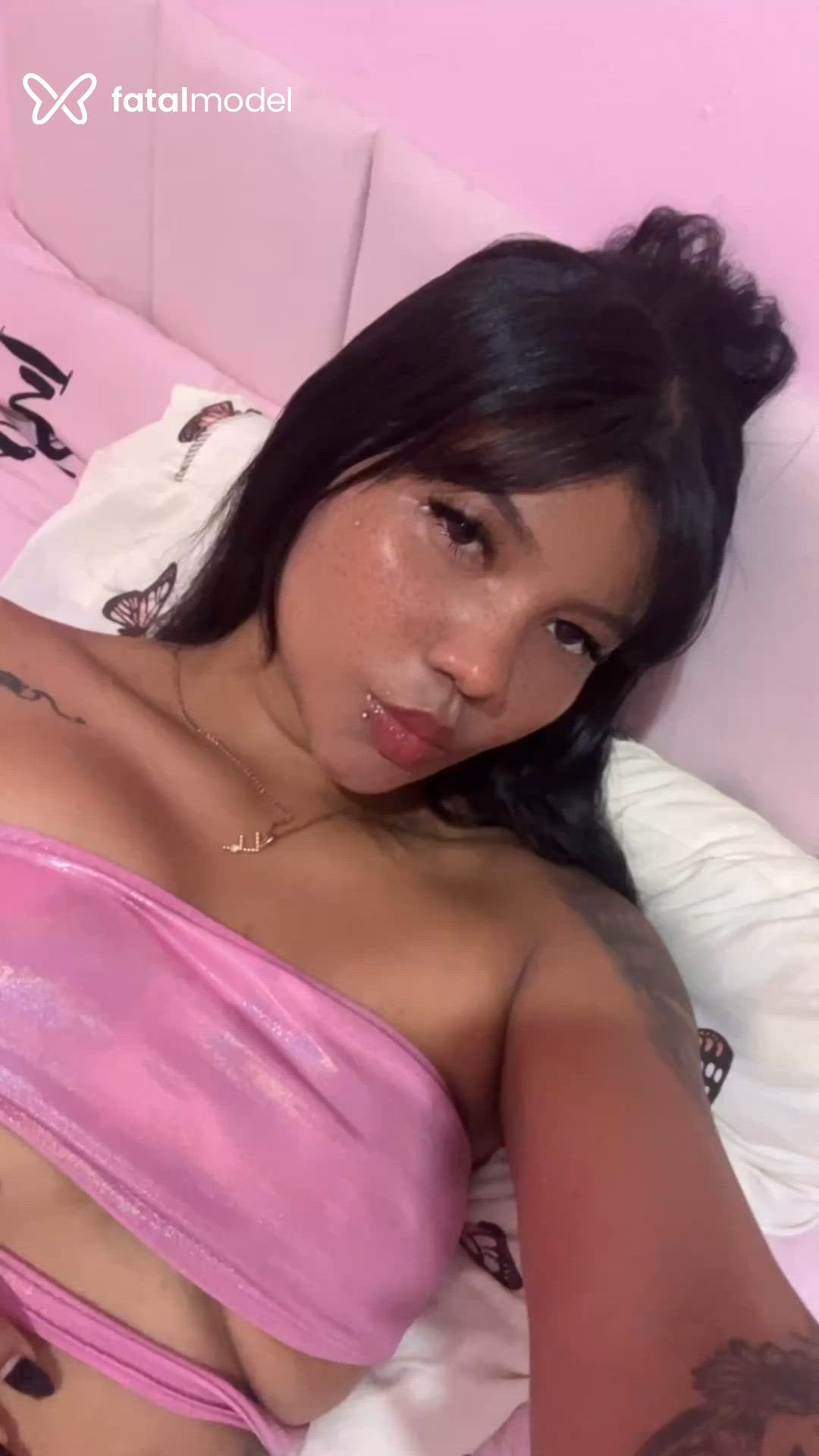 Acompanhante mulher morena (o) de olhos castanhos - Francyne Acompanhante mulher morena (o) de olhos castanhos - Francyne