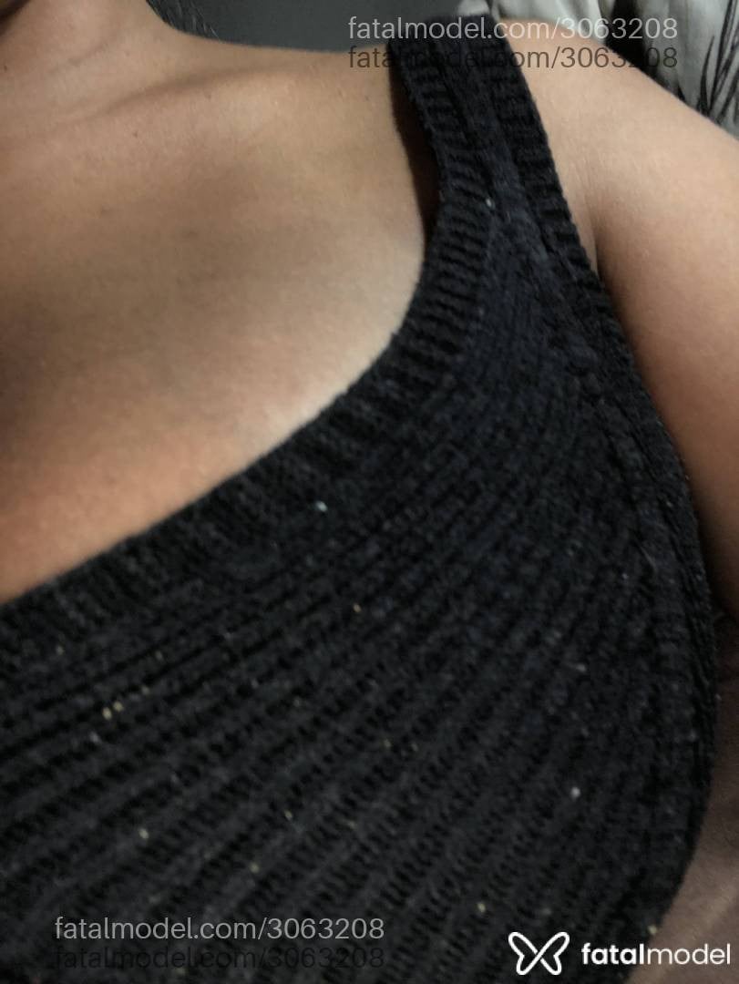 Acompanhante mulher morena (o) de olhos pretos - Patrícia