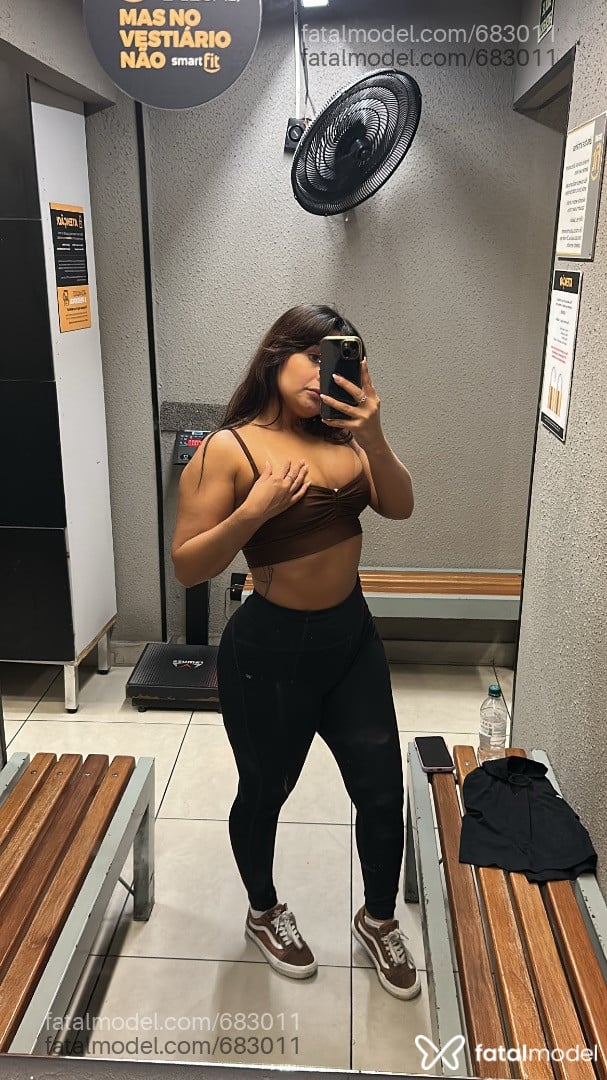 Acompanhante mulher morena (o) de olhos mel - Demi Bueno