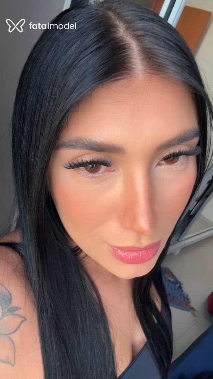 Acompanhante mulher morena (o) de olhos castanhos - Gabriella