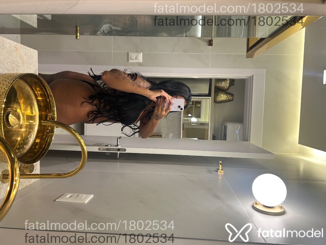 Acompanhante mulher morena (o) de olhos castanhos - Anny Andrade