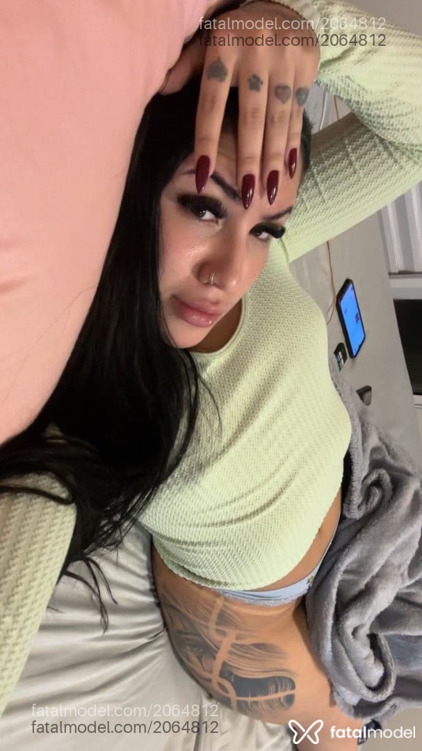 Acompanhante mulher morena (o) de olhos castanhos - Mirella