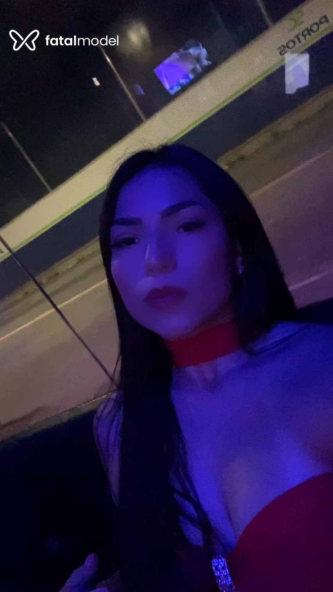 Acompanhante mulher morena (o) de olhos pretos - Larissa