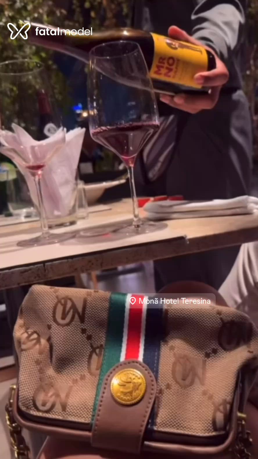 Acompanhante mulher morena (o) de olhos castanhos - Sarah vaz
