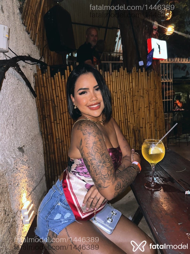 Acompanhante mulher morena (o) de olhos castanhos - Francielle