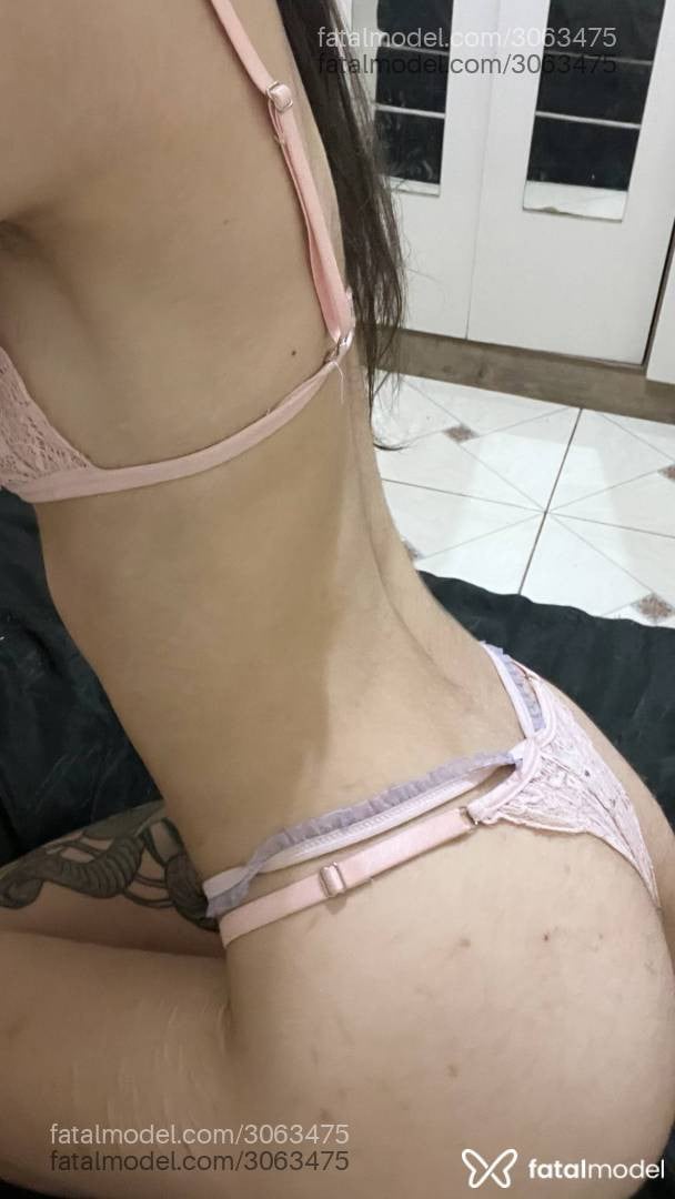 Acompanhante mulher com cabelo castanho de olhos castanhos em Virtual - Mia Krall
