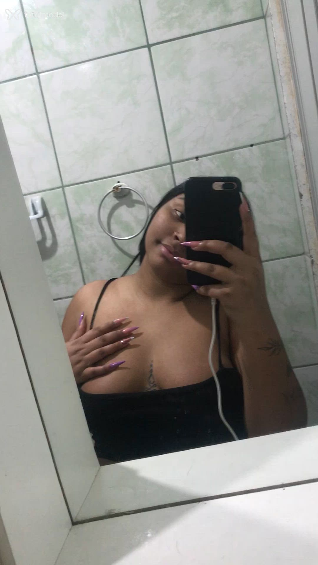 Acompanhante mulher morena (o) de olhos pretos - Vitória Acompanhante mulher morena (o) de olhos pretos - Vitória