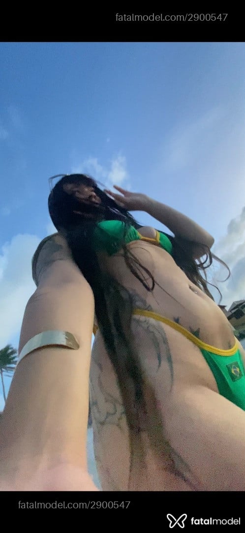 Acompanhante mulher morena (o) de olhos verdes - Lola Silva Acompanhante mulher morena (o) de olhos verdes - Lola Silva