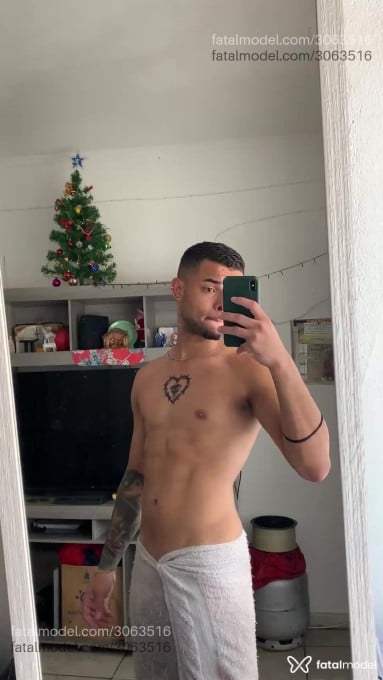 Acompanhante homem morena (o) de olhos castanhos em Virtual - Miguel