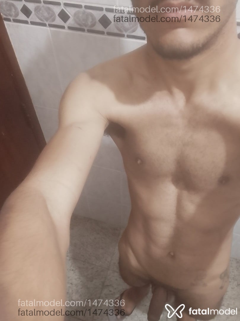 Acompanhante homem morena (o) de olhos pretos - Dezoitogrosso