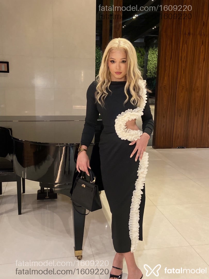 Acompanhante mulher trans com cabelo castanho de olhos castanhos - Lizzie Timm Acompanhante mulher trans com cabelo castanho de olhos castanhos - Lizzie Timm