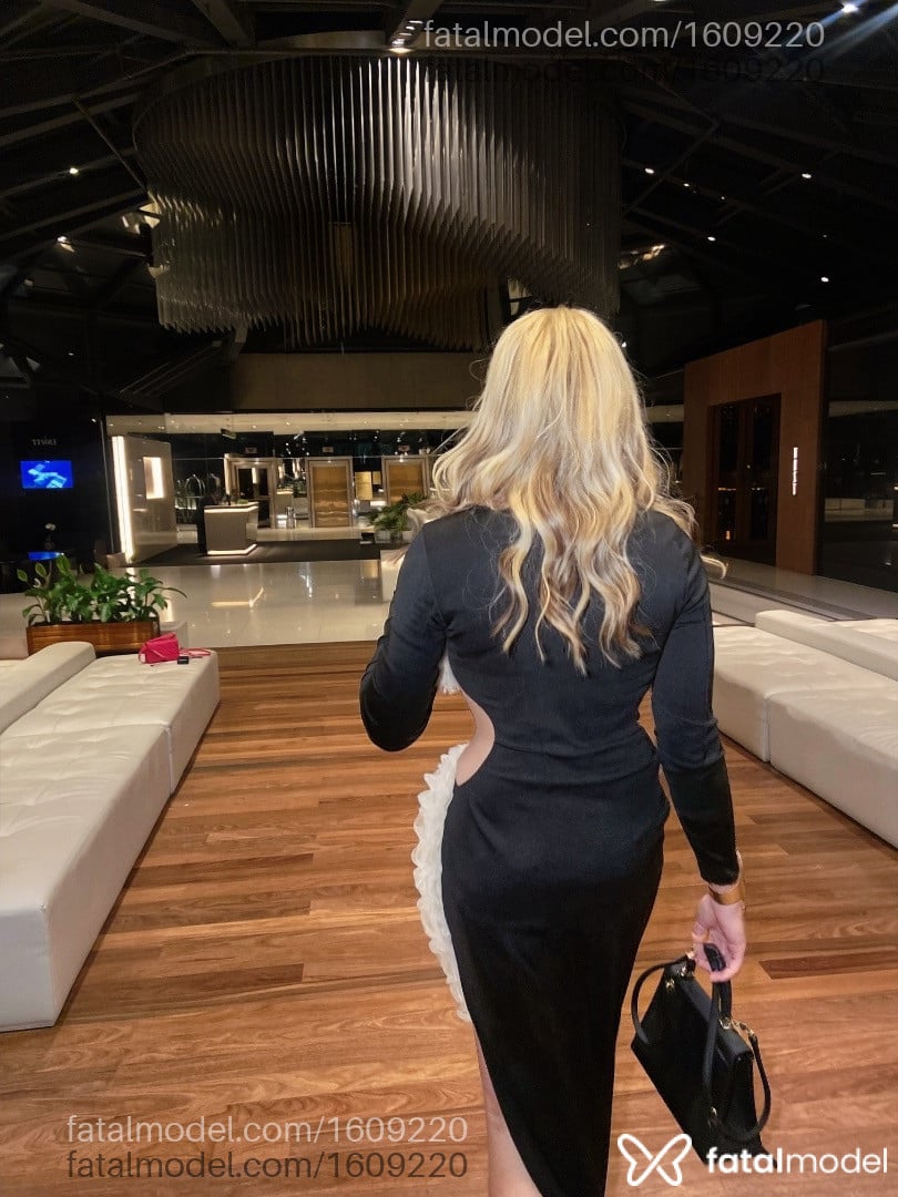 Acompanhante mulher trans com cabelo castanho de olhos castanhos - Lizzie Timm Acompanhante mulher trans com cabelo castanho de olhos castanhos - Lizzie Timm