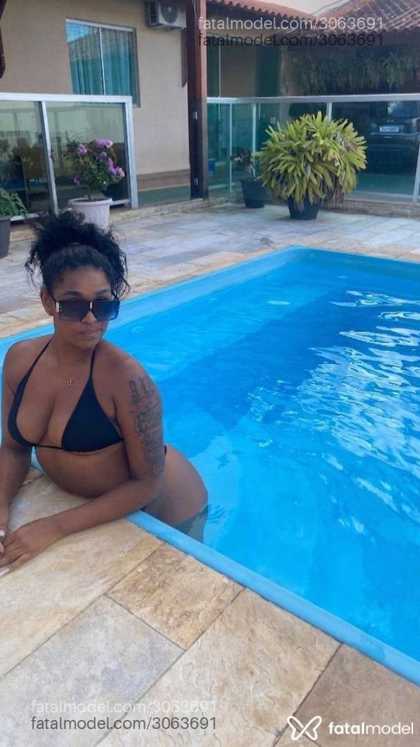 Acompanhante mulher morena (o) de olhos pretos em Contagem - Gesy Santos