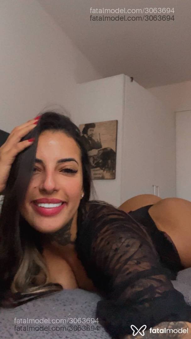 Acompanhante mulher morena (o) de olhos castanhos - Malu Hoffmman