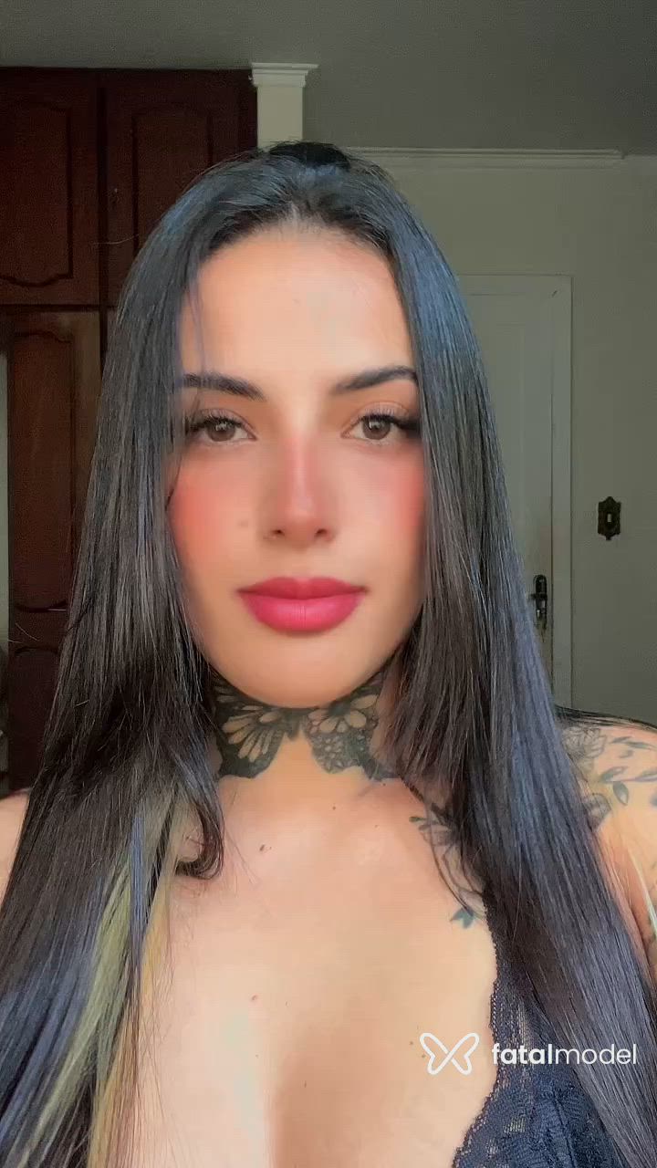 Acompanhante mulher morena (o) de olhos castanhos - Malu Hoffmman